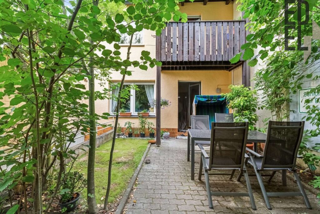 Terrasse mit Balkon
