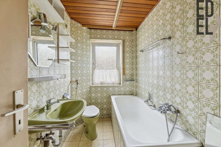 Badezimmer EG