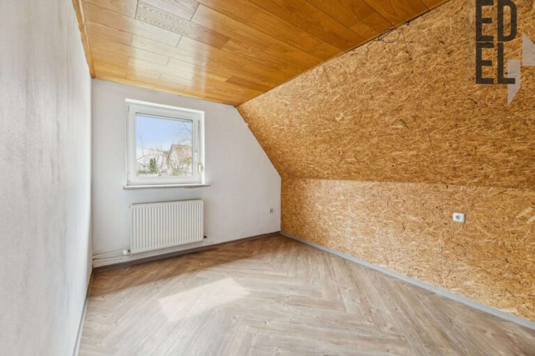 Schlafzimmer DG