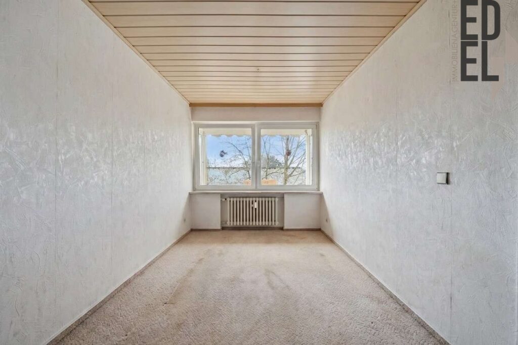 Esszimmer mit KI Unmöbliert