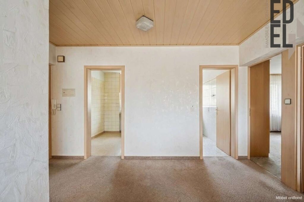 Ansicht vom Esszimmer mit KI Unmöbliert