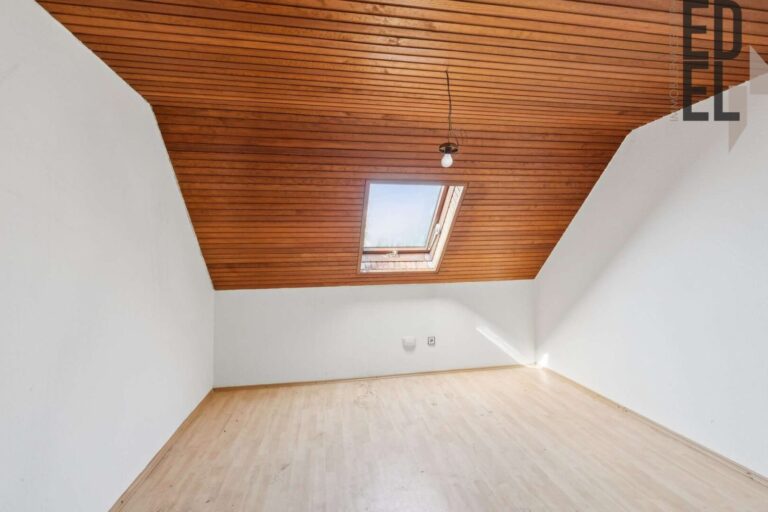 Schlafzimmer 1.OG