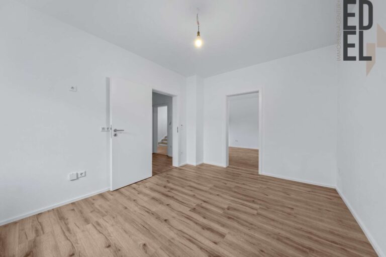 Koch-, Ess-, Wohnzimmer EG links