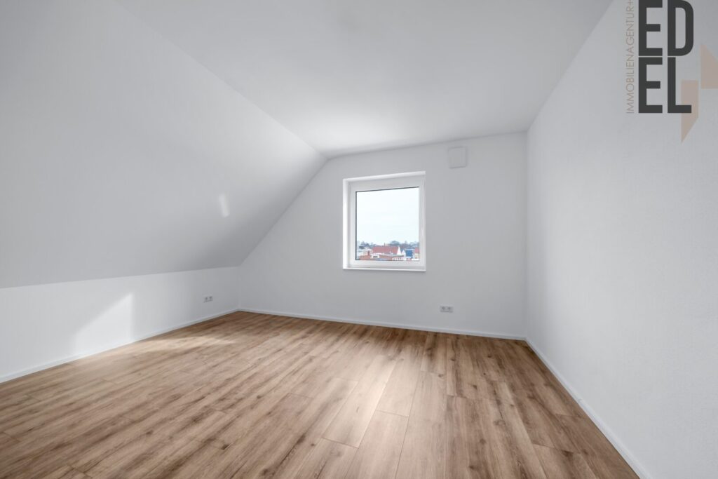 Schlafzimmer 2, DG