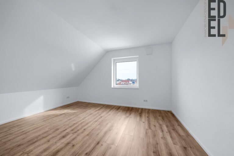 Schlafzimmer 2, DG