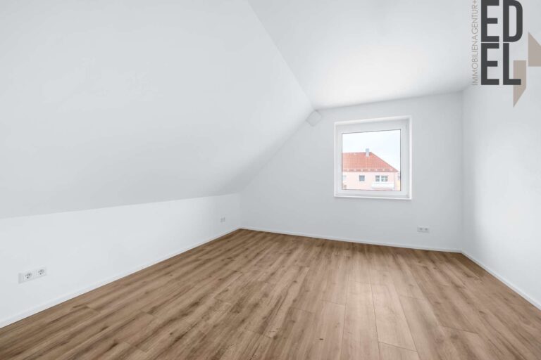 Schlafzimmer 1, DG