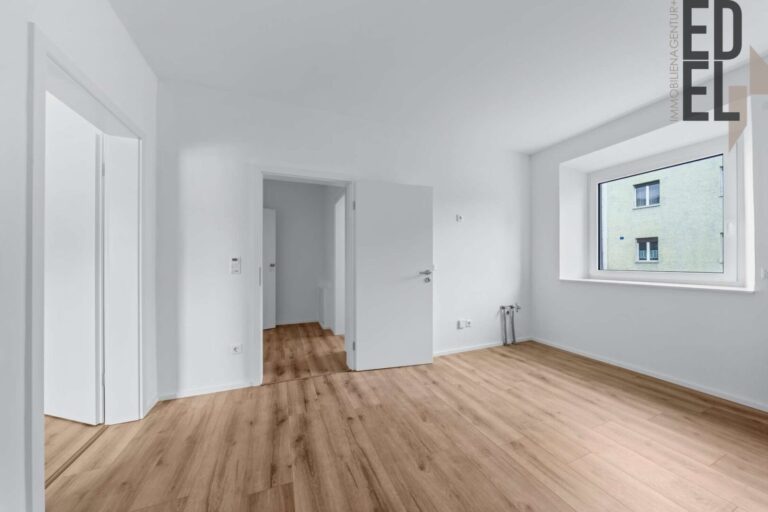 Koch-, Ess-, Wohnzimmer EG rechts
