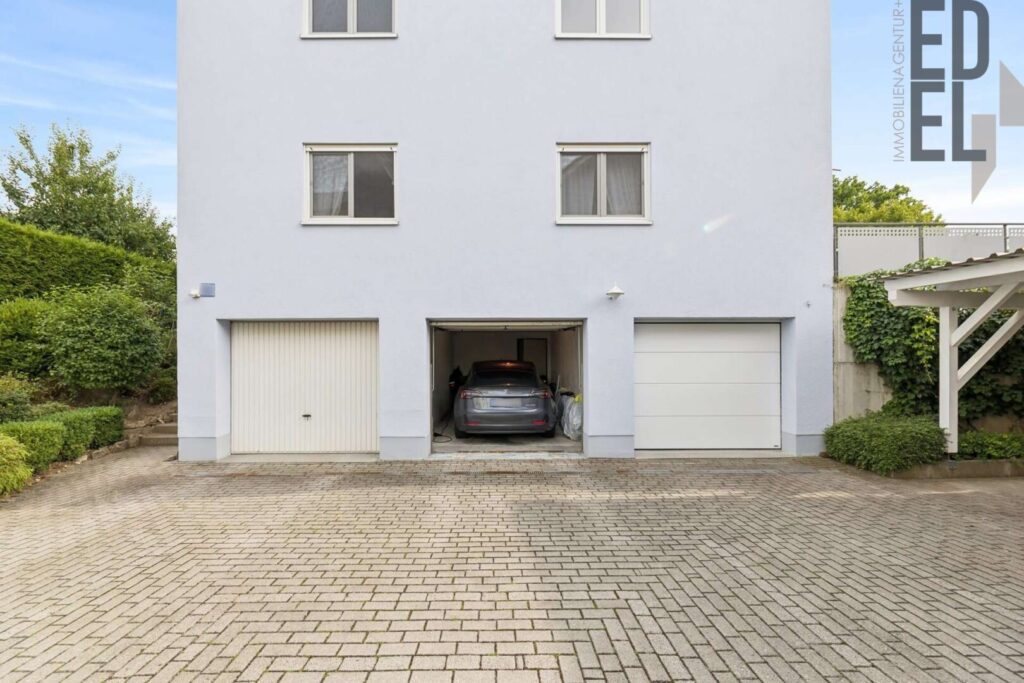 Garage Außenansicht