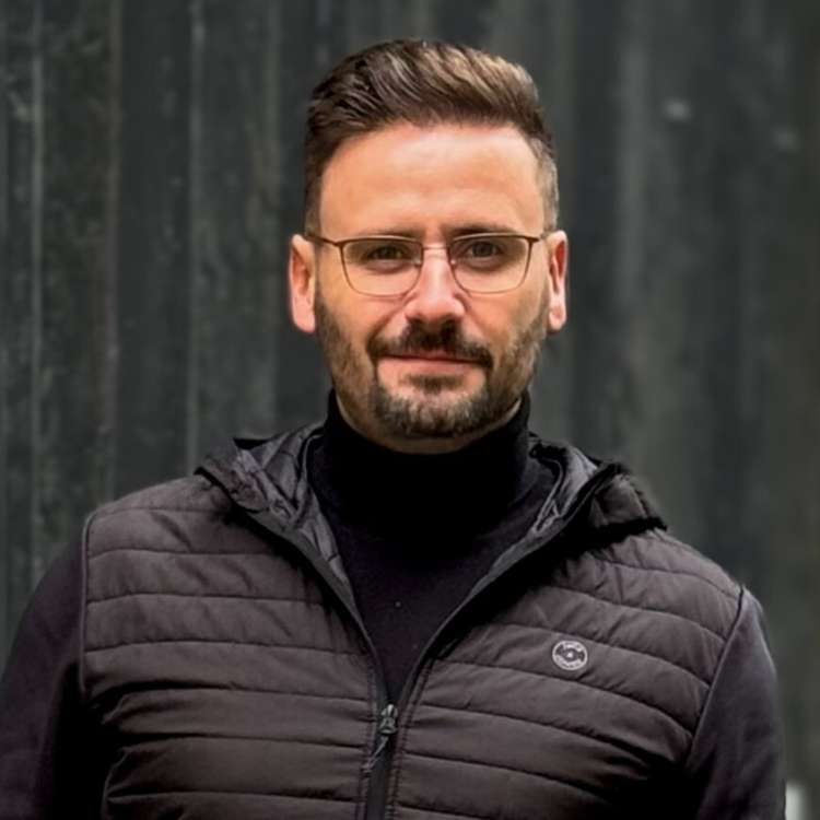 Herr Roman Edel
